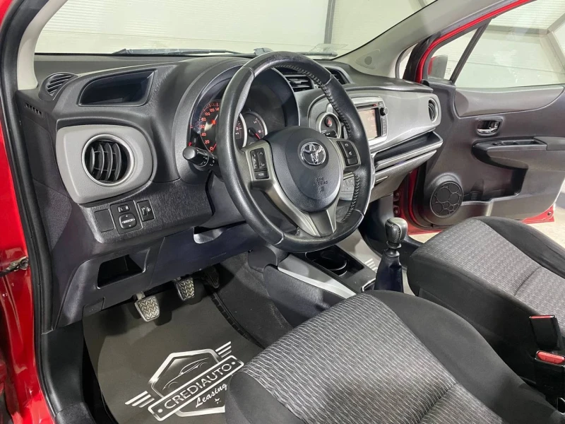 Toyota Yaris 1.4D Camera Navi, снимка 7 - Автомобили и джипове - 48031673