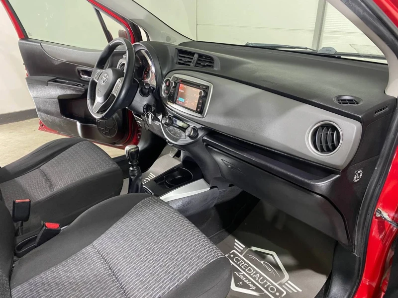 Toyota Yaris 1.4D Camera Navi, снимка 9 - Автомобили и джипове - 48031673