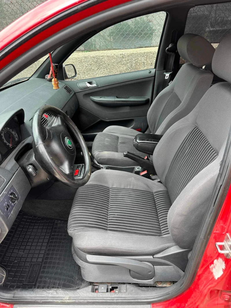 Skoda Fabia, снимка 8 - Автомобили и джипове - 52893201