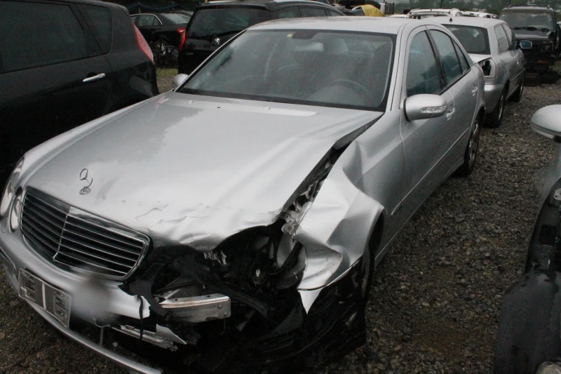 Mercedes-Benz E 220 137000км, НА ЧАСТИ, ИТАЛИЯ, НОВ ВНОС, CDI, снимка 3 - Автомобили и джипове - 51205471