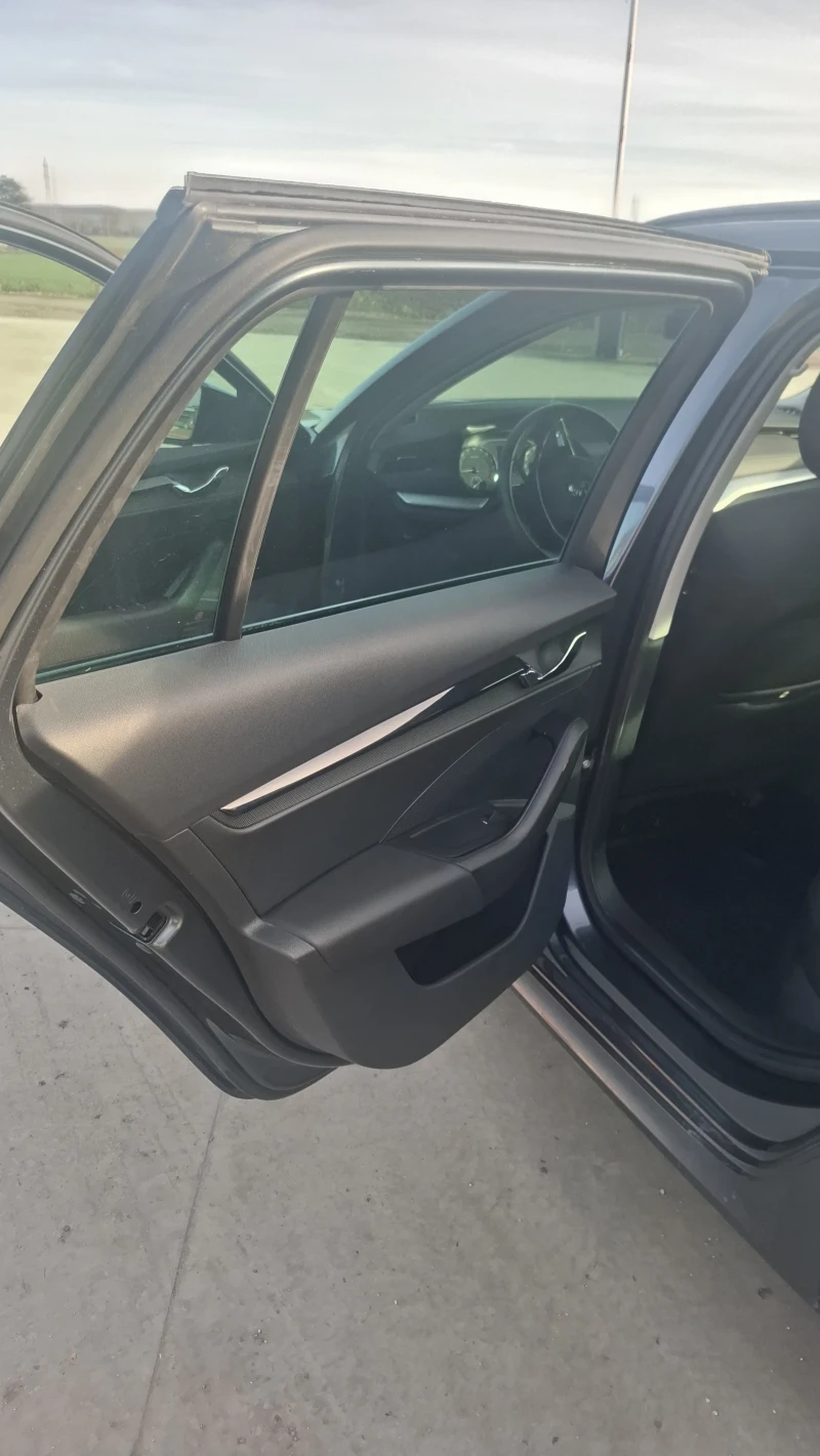 Skoda Octavia, снимка 4 - Автомобили и джипове - 53073020