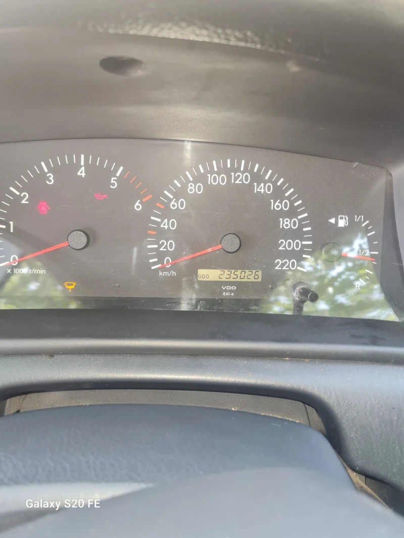 Toyota Corolla, снимка 7 - Автомобили и джипове - 53210334