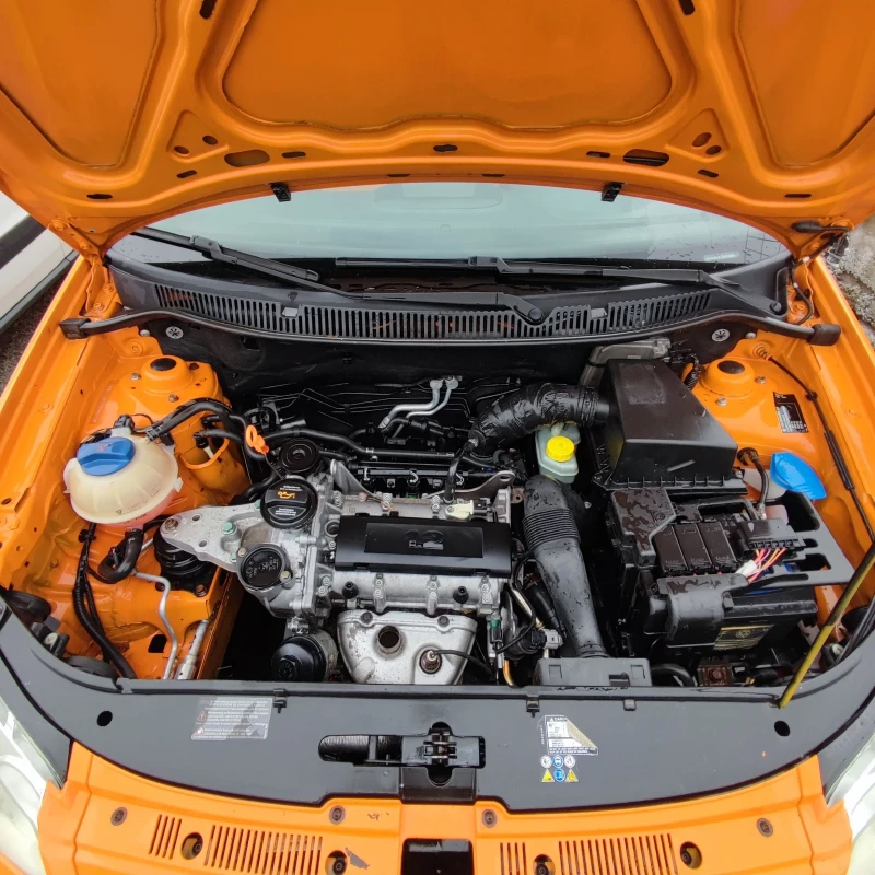 VW Polo 1.2i* CROSS* KLIMATRONIK* , снимка 17 - Автомобили и джипове - 53304281