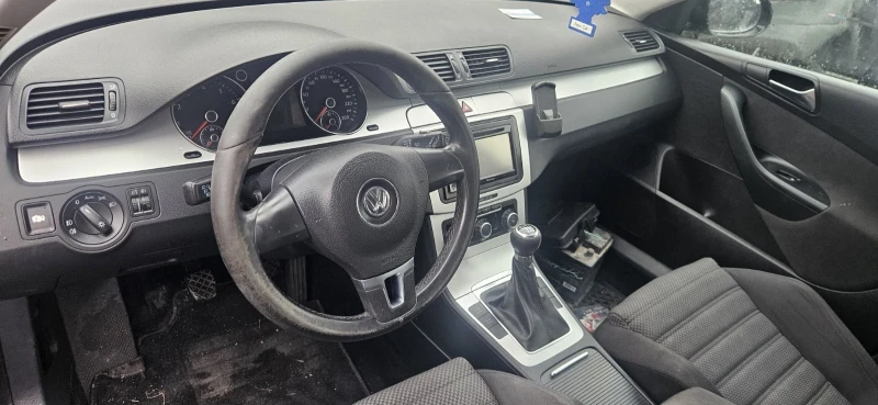 VW Passat 1.8T, снимка 5 - Автомобили и джипове - 53389761