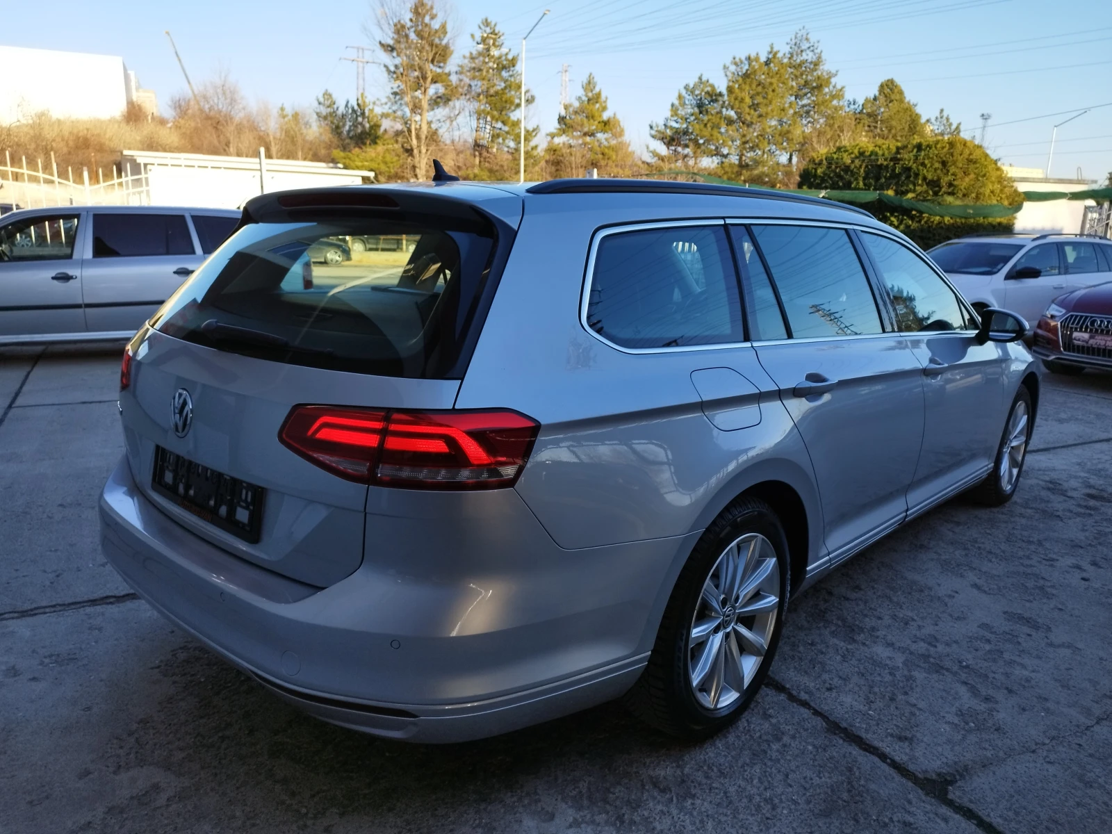 VW Passat 2.0TDI DSG - изображение 4