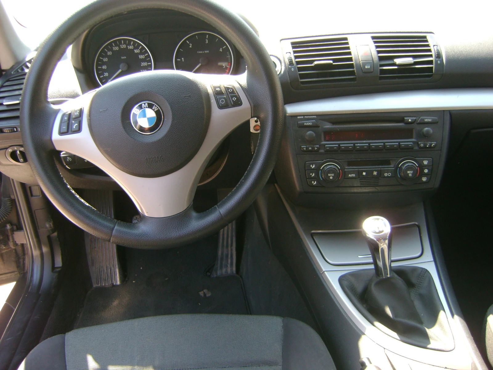 BMW 118  - изображение 8