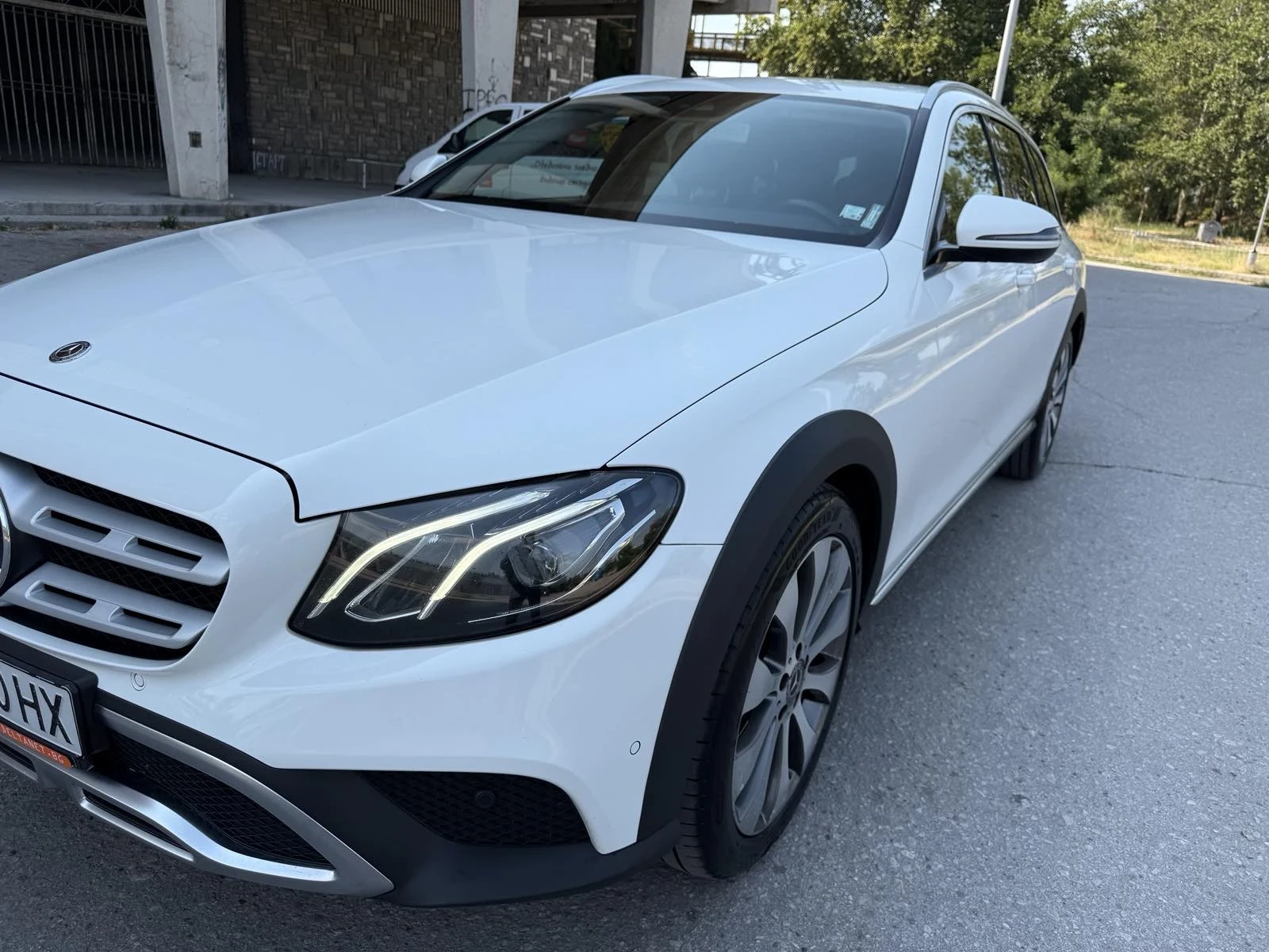 Mercedes-Benz E 220 All terrain  - изображение 2