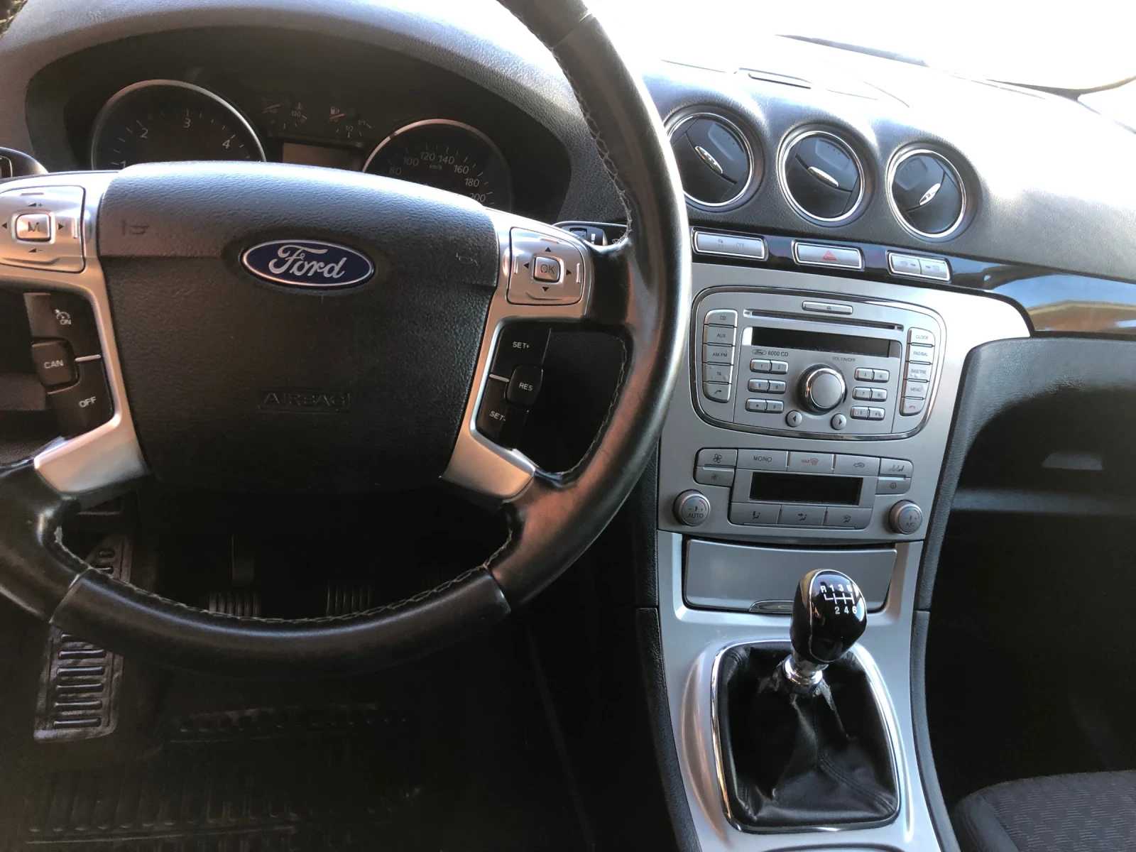 Ford Galaxy Ghia 7 места - изображение 8