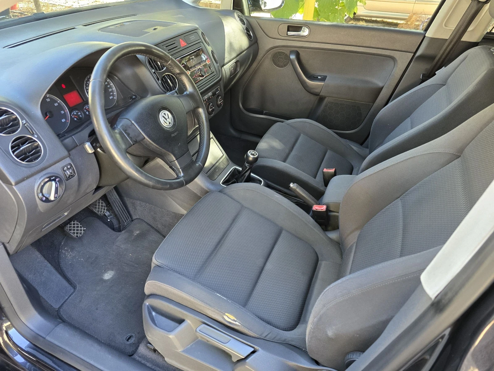 VW Golf Plus 1.6  115к.с - изображение 8