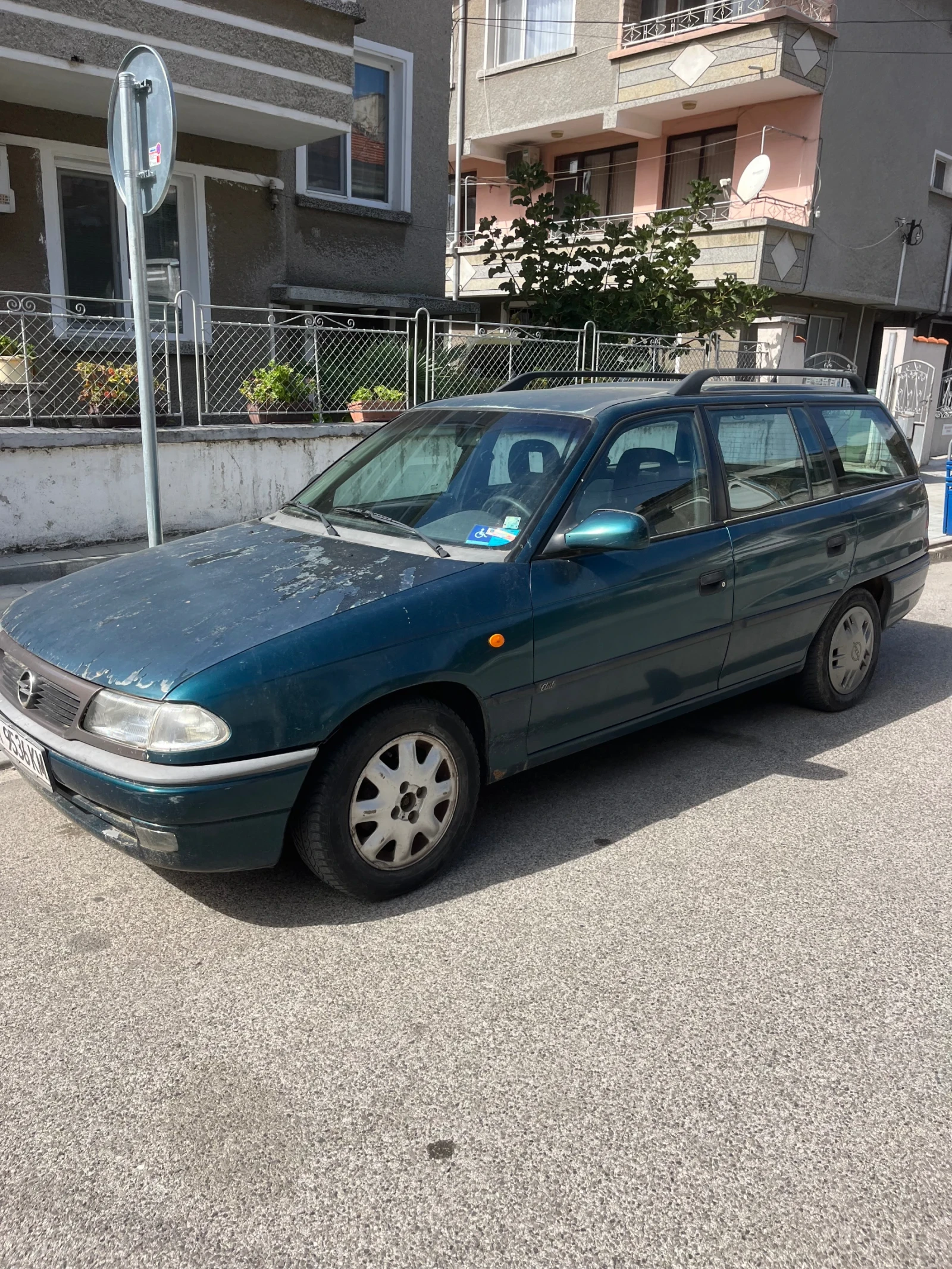 Opel Astra Комби - изображение 4
