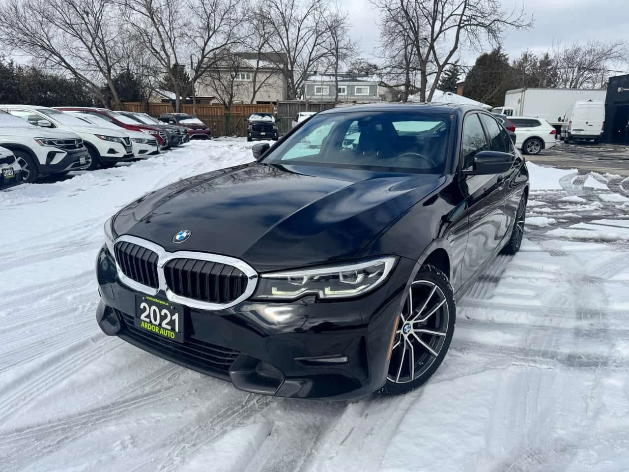 BMW 330 330i xDrive  CARFAX | Auto.bg — изображение 1