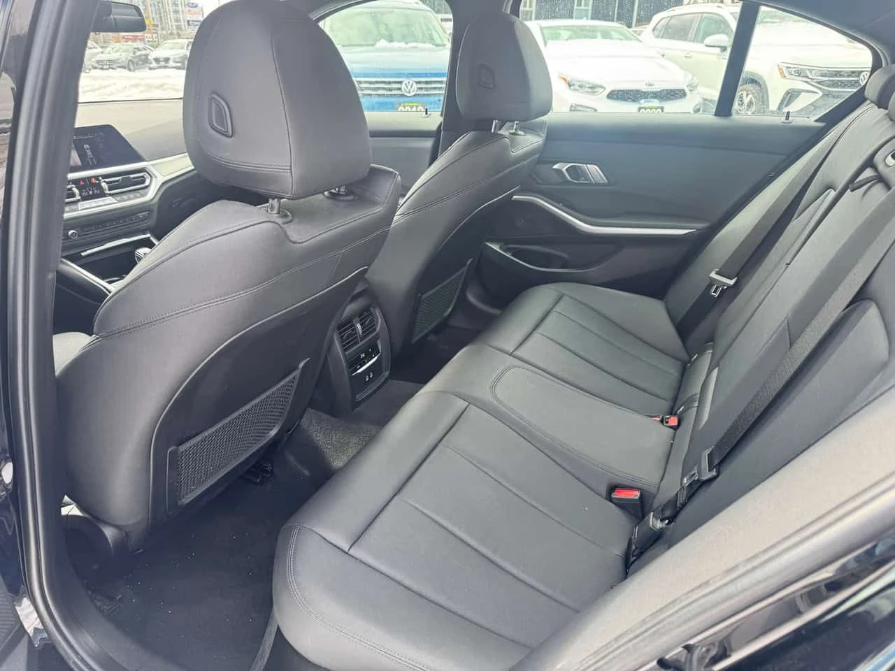 BMW 330 330i xDrive  CARFAX, снимка 14 - Автомобили и джипове - 53846150