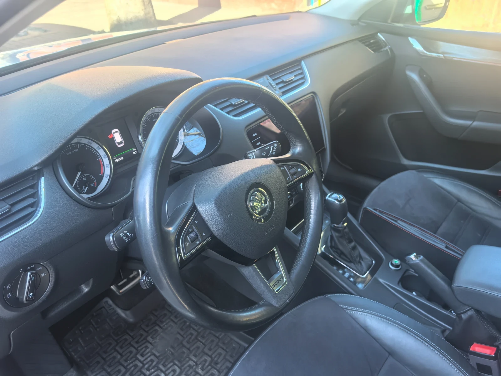 Skoda Octavia, снимка 8 - Автомобили и джипове - 53883143