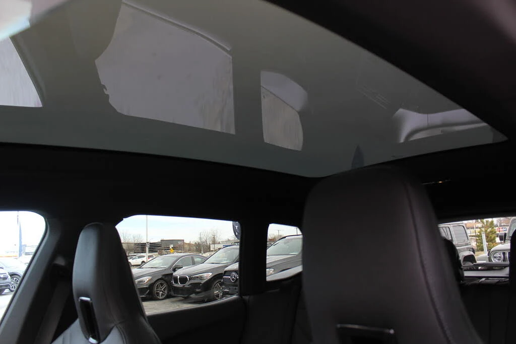 BMW iX ДИСТРОНИК* МАСАЖ* МЪРТВА ТОЧКА* 360 КАМЕРА* ПАНО, снимка 7 - Автомобили и джипове - 54063661