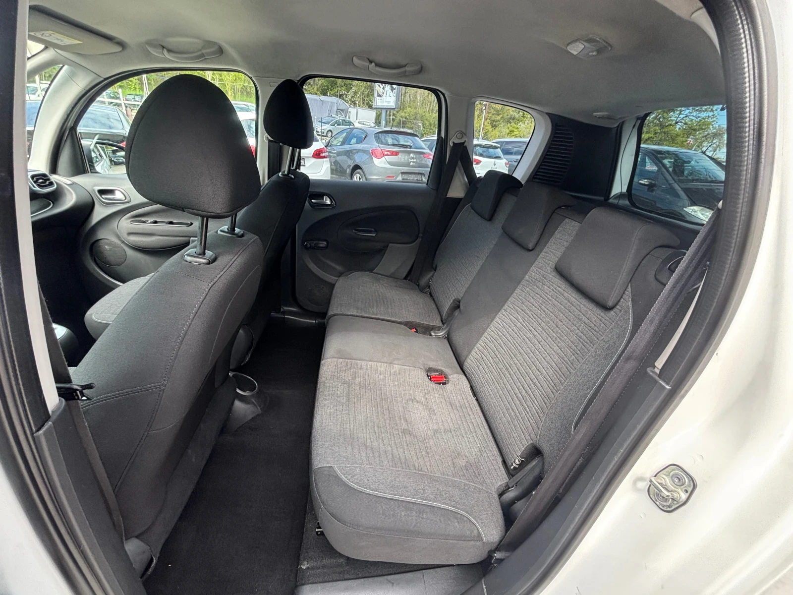 Citroen C3 Picasso 1.6HDI, снимка 10 - Автомобили и джипове - 54390137