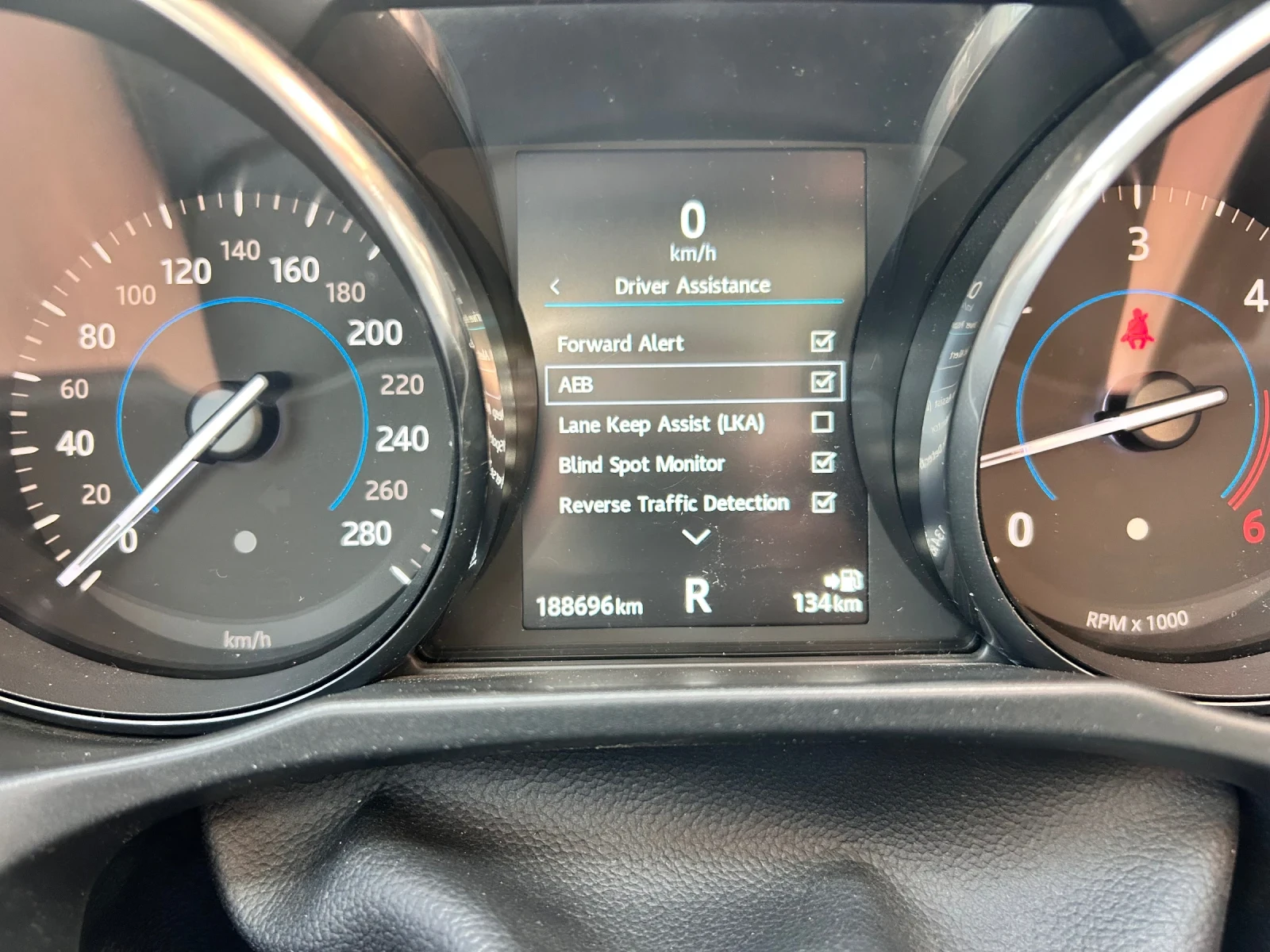 Jaguar XE 3.0d V6 Prestige 300к.с, снимка 12 - Автомобили и джипове - 54671809