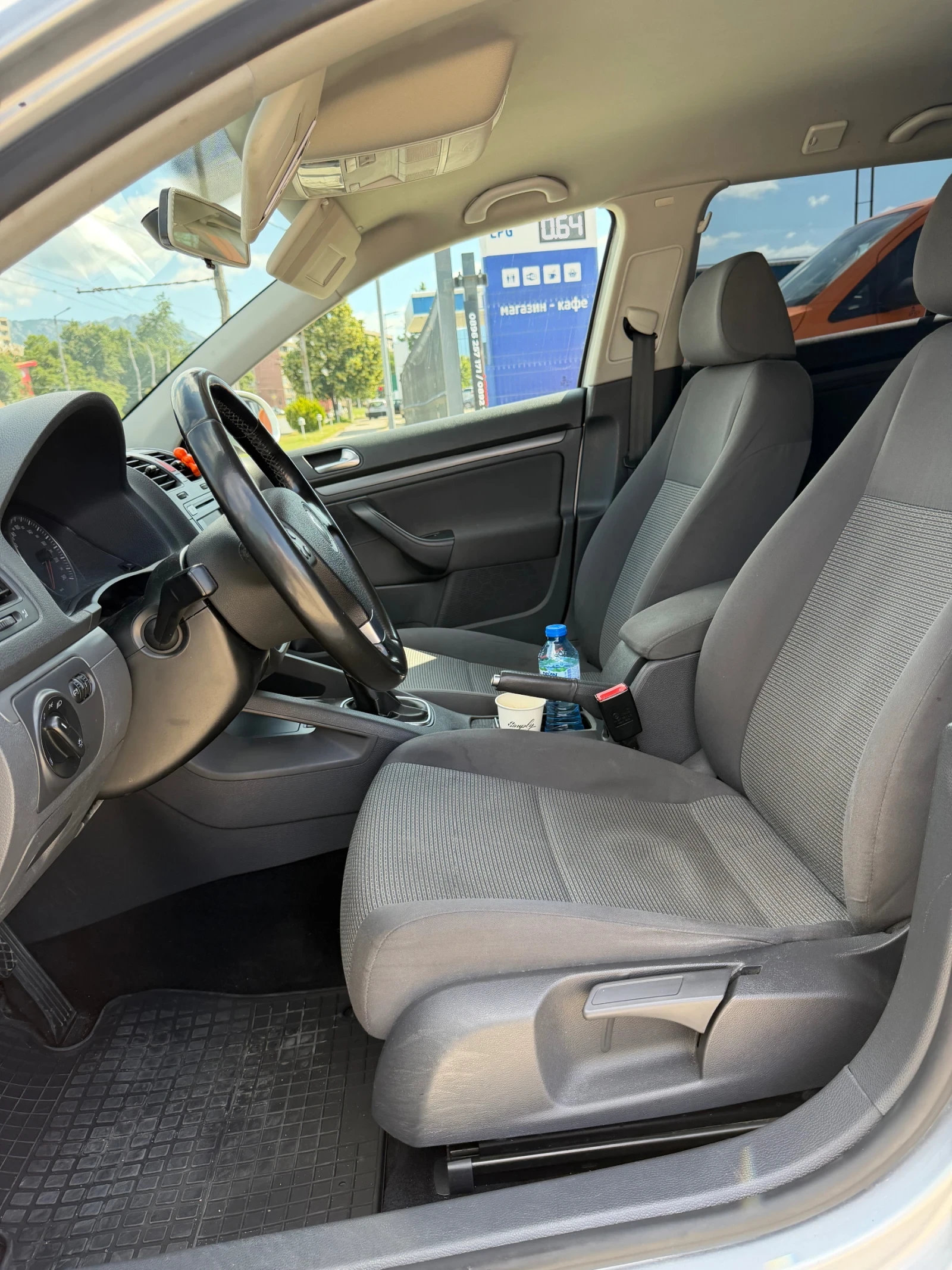 VW Golf 5 1.9TDI 105 ps Готов За Път, снимка 9 - Автомобили и джипове - 54939780