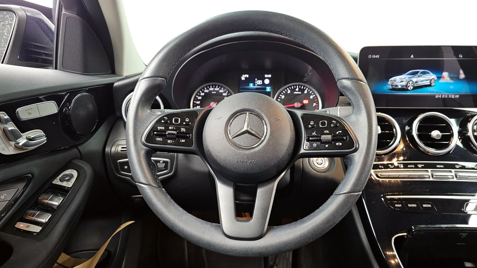 Mercedes-Benz C 200 ПАНОРАМА| КАМЕРА| ПОДГРЕВ, снимка 11 - Автомобили и джипове - 55013734