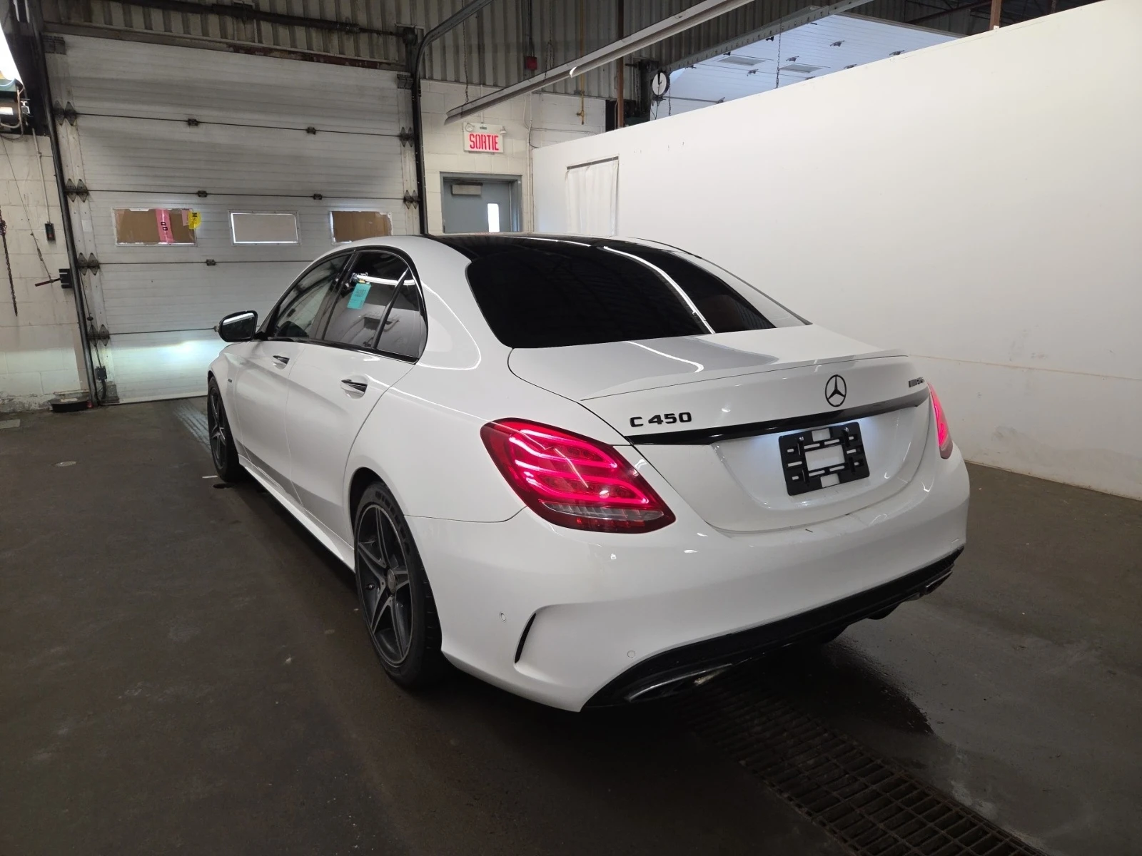 Mercedes-Benz C 450 AMG RED INTERIOR * * CARFAX * * ���� ������ * *  | Mobile.bg � ����������� 4