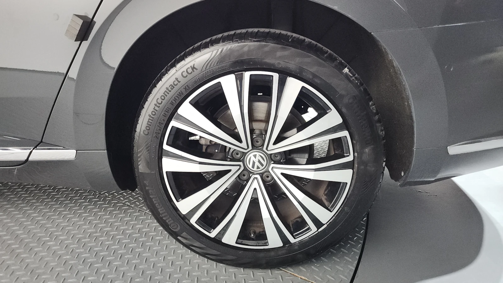 VW Arteon 2.0 TDI* BLIND SPOT* МАСАЖ* ЕЛ. БАГАЖНИК* ЛЮК* КРА, снимка 5 - Автомобили и джипове - 55318886