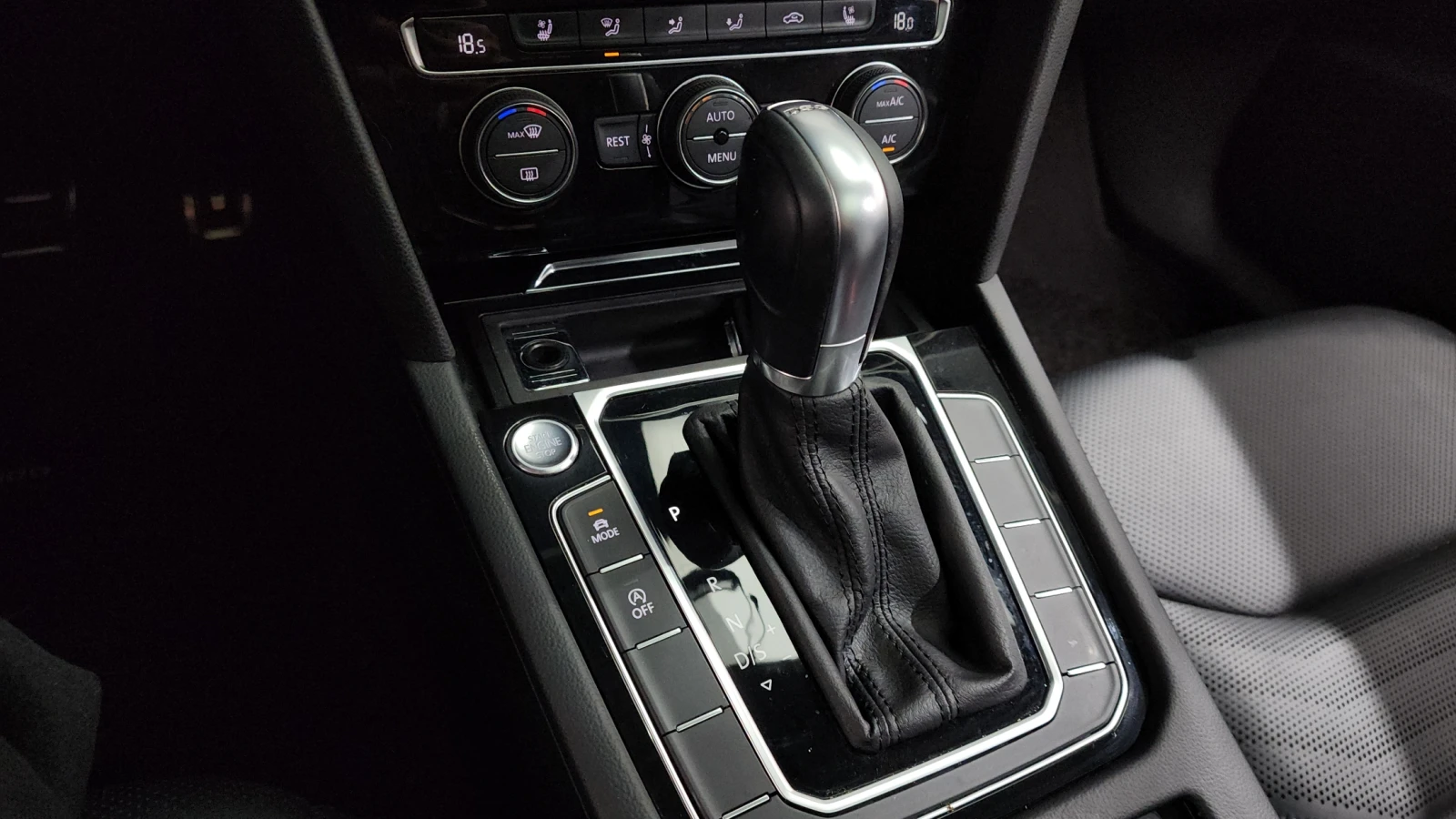 VW Arteon 2.0 TDI* BLIND SPOT* МАСАЖ* ЕЛ. БАГАЖНИК* ЛЮК* КРА, снимка 9 - Автомобили и джипове - 55318886