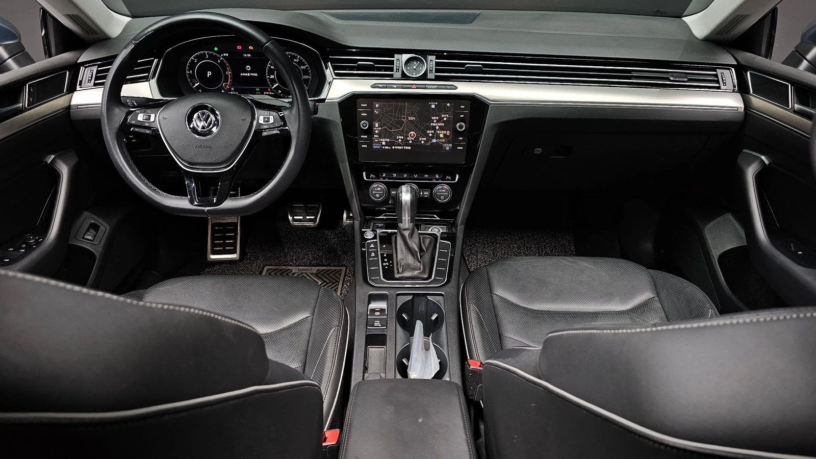 VW Arteon 2.0 TDI* ЛЮК* МАСАЖ* KEYLESS* ЕЛ. БАГАЖНИК* КРАЙНА, снимка 7 - Автомобили и джипове - 55318886