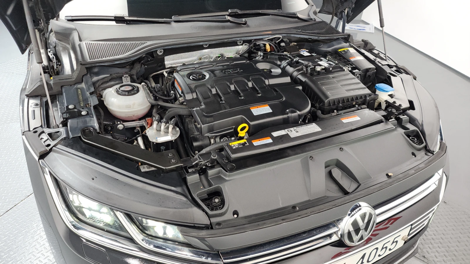 VW Arteon 2.0 TDI* BLIND SPOT* МАСАЖ* ЕЛ. БАГАЖНИК* ЛЮК* КРА, снимка 6 - Автомобили и джипове - 55318886
