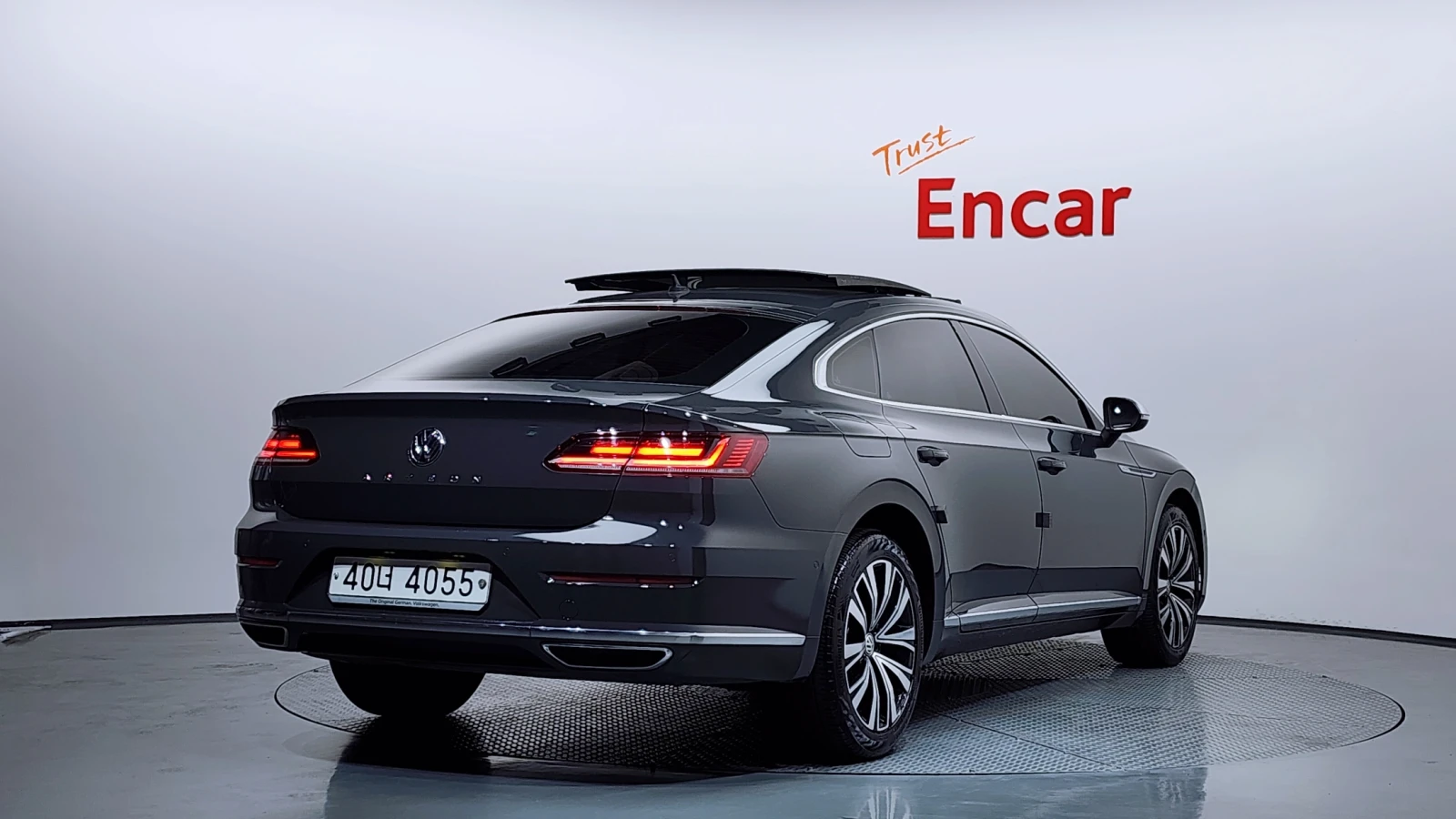 VW Arteon 2.0 TDI* BLIND SPOT* МАСАЖ* ЕЛ. БАГАЖНИК* ЛЮК* КРА, снимка 2 - Автомобили и джипове - 55318886
