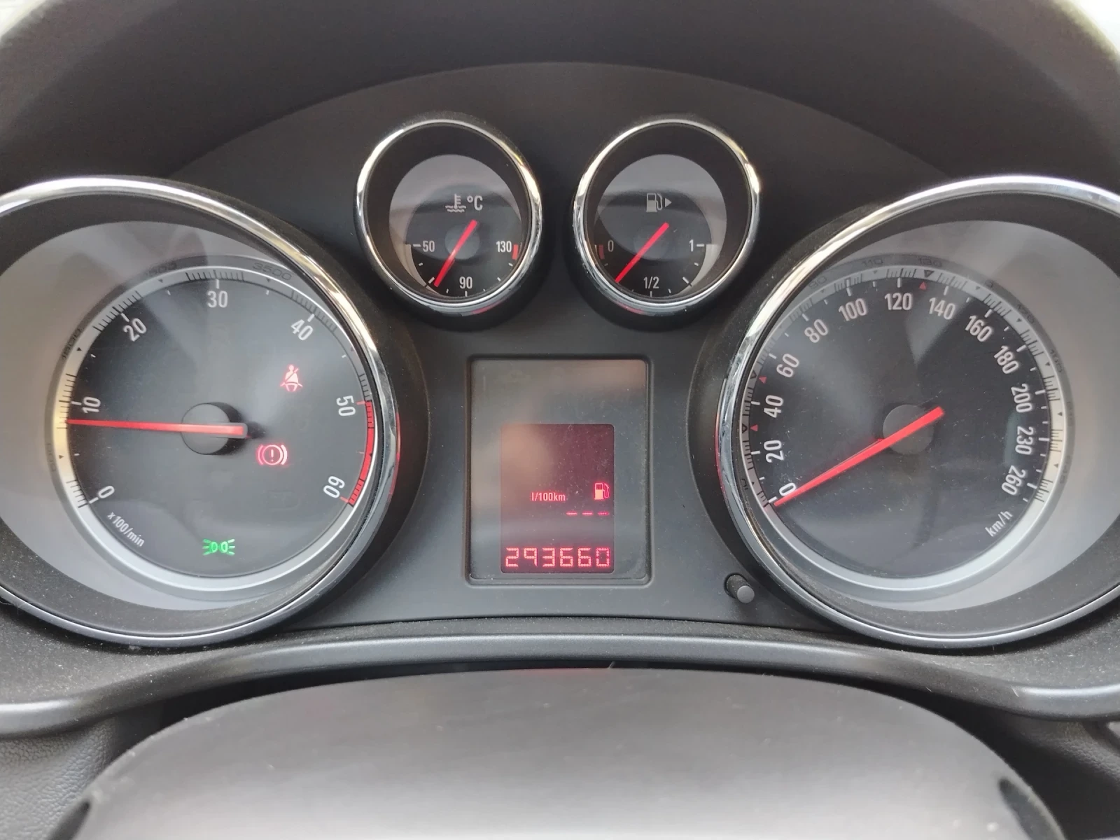 Opel Insignia, снимка 6 - Автомобили и джипове - 55902779