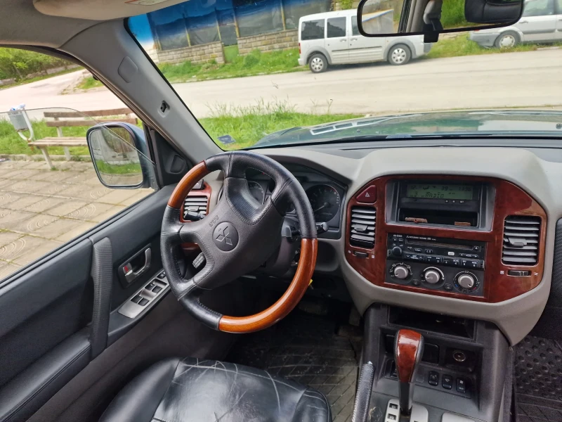 Mitsubishi Pajero, снимка 12 - Автомобили и джипове - 48044616