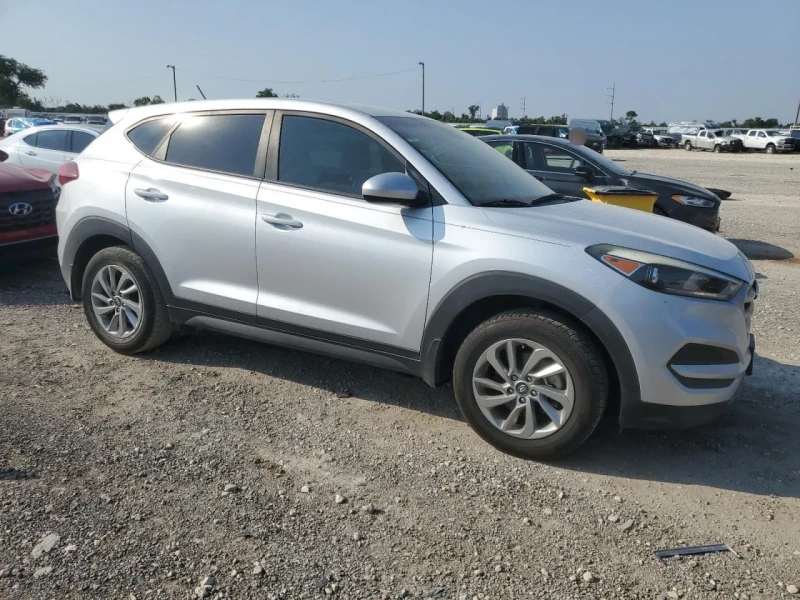 Hyundai Tucson, снимка 5 - Автомобили и джипове - 48724723