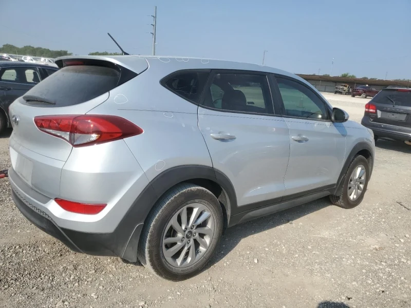 Hyundai Tucson, снимка 4 - Автомобили и джипове - 48724723