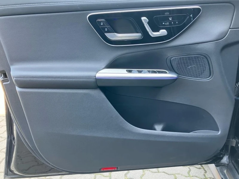 Mercedes-Benz GLC 300 d* 4M* AMG* LED* DISTR* MEMORY* CAM* KEYLESS* , снимка 5 - Автомобили и джипове - 51995240