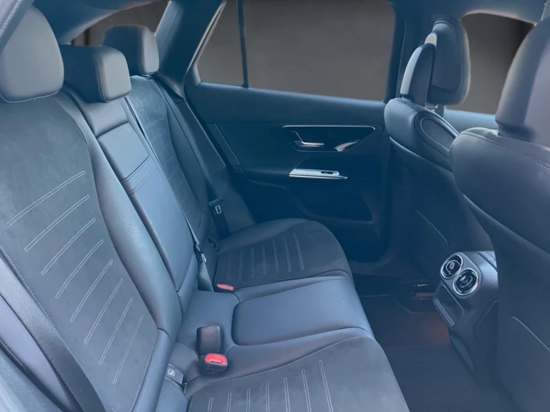 Mercedes-Benz GLC 300 d* 4M* AMG* LED* DISTR* MEMORY* CAM* KEYLESS* , снимка 10 - Автомобили и джипове - 51995240