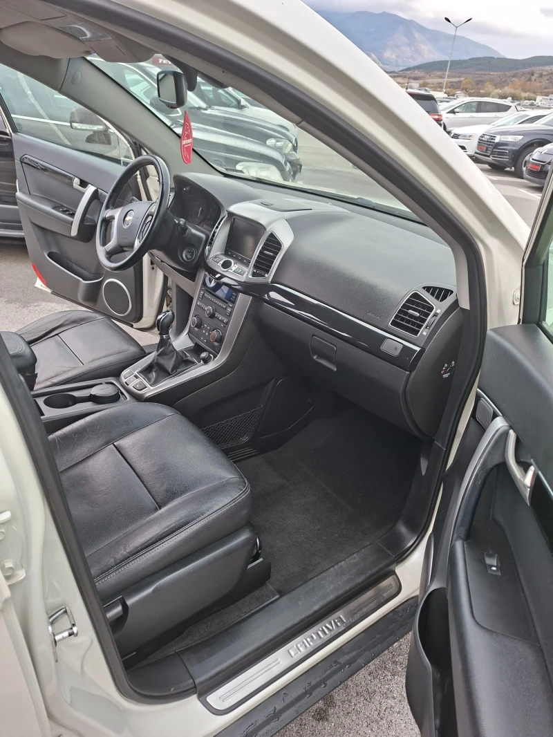 Chevrolet Captiva 6+ 1 МЕСТА 4x4, снимка 14 - Автомобили и джипове - 52482354