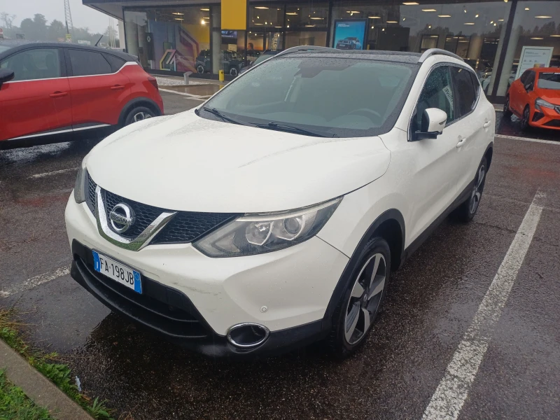 Nissan Qashqai 1.5dci ПЕРФЕКТЕН Keyless ПАНОРАМА КАМЕРА 360TEKNA , снимка 2 - Автомобили и джипове - 52878666