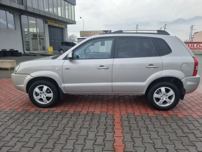 Hyundai Tucson 2.0 CRDI , снимка 2 - Автомобили и джипове - 53016562