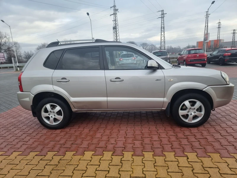 Hyundai Tucson 2.0 CRDI , снимка 6 - Автомобили и джипове - 53016562