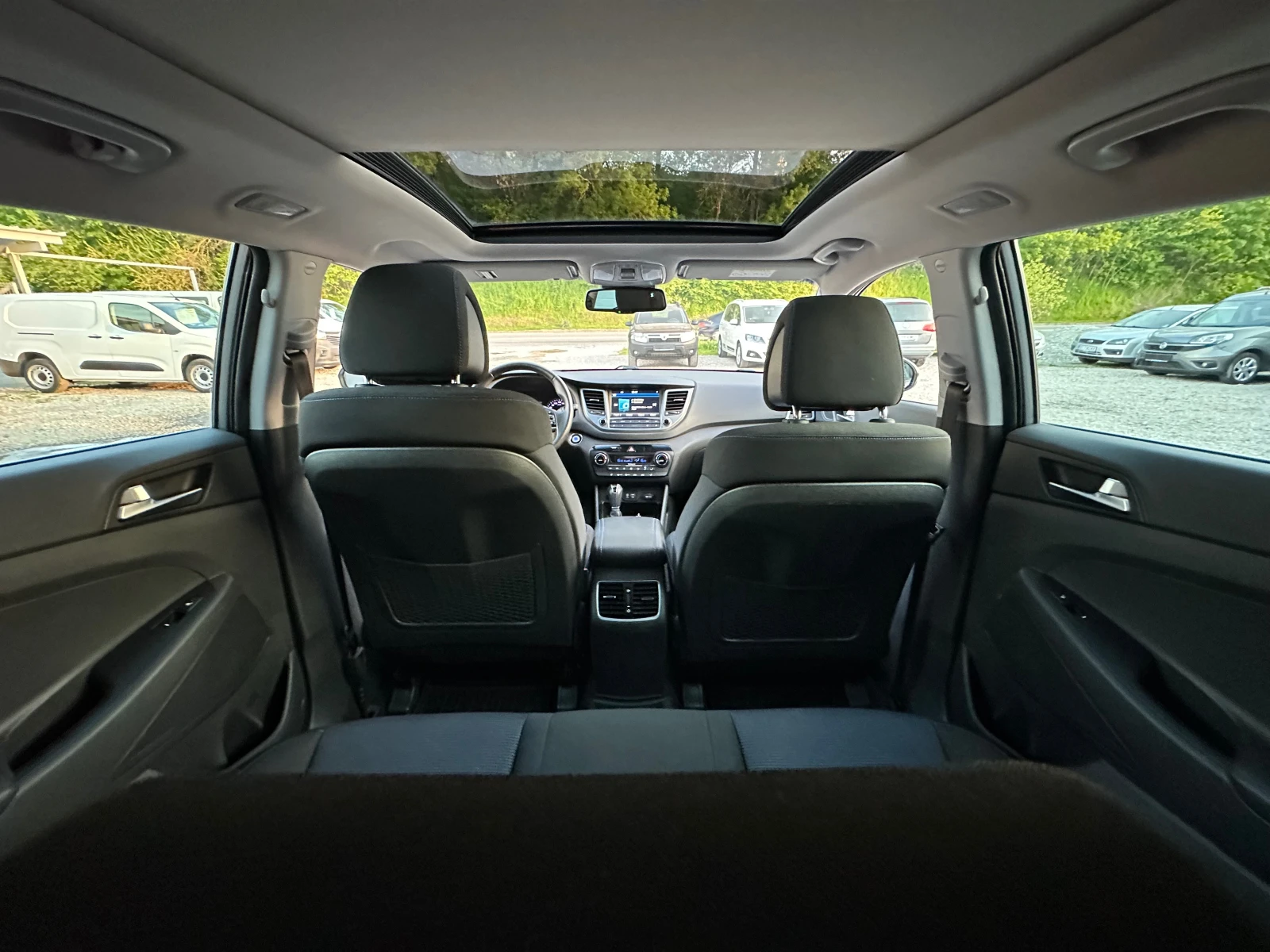 Hyundai Tucson 2.0DIZEL* Avtomat* FULL* PANORAMA* 4X4 - изображение 10