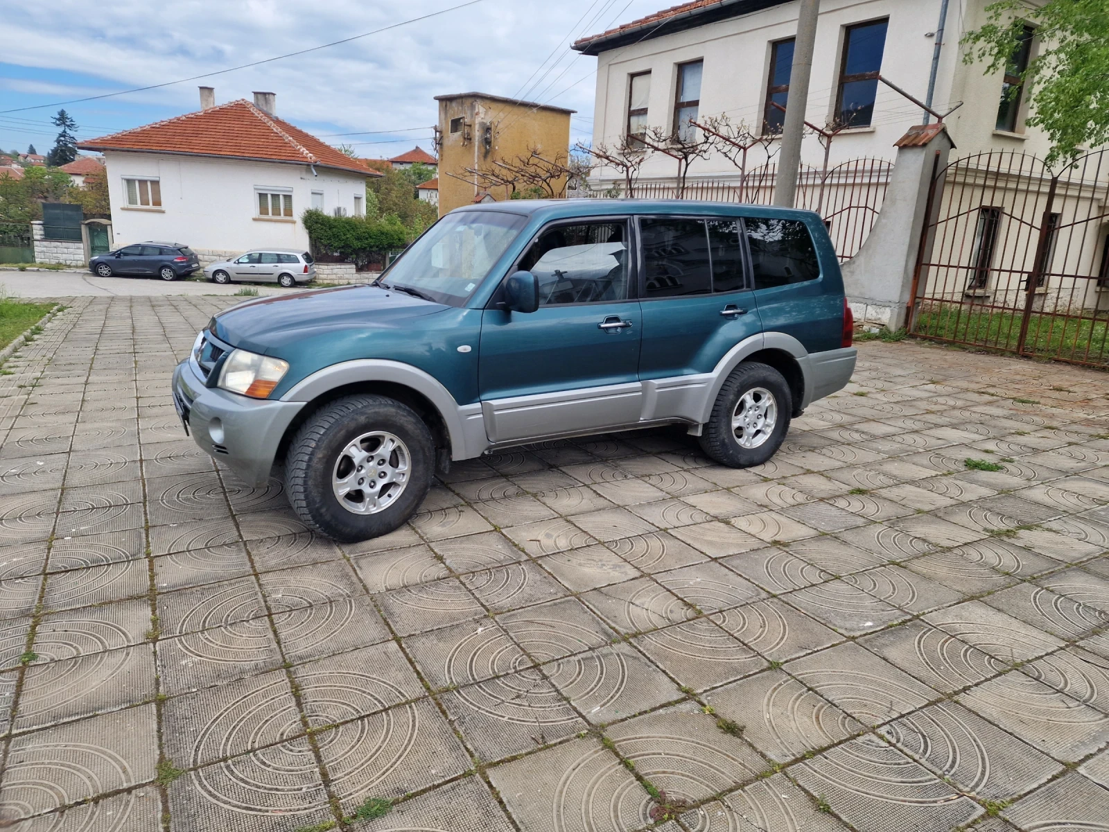 Mitsubishi Pajero  - изображение 2