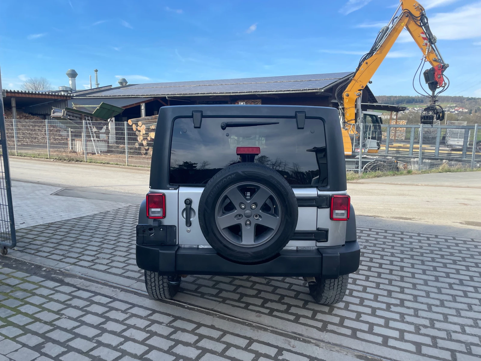 Jeep Wrangler  - изображение 7