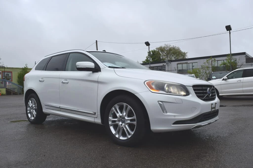 Volvo XC60 T5 Premier Plus* HeadUp* АвтоКредит * (ЦЕНА ДО БГ) - изображение 3