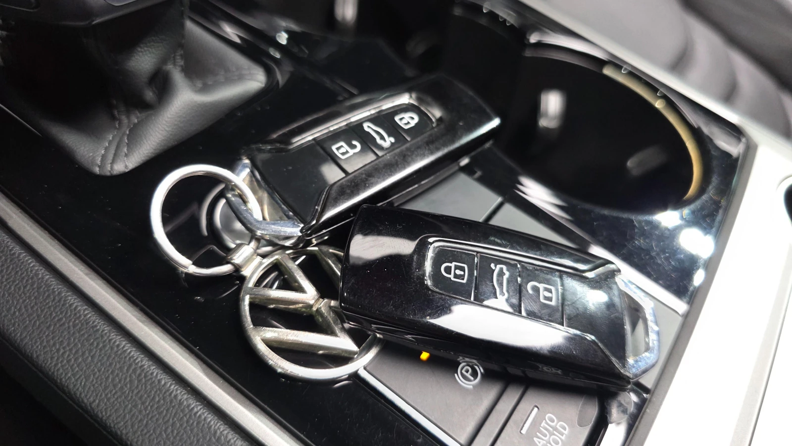 VW Touareg 3.0 TDI PREMIUM, снимка 6 - Автомобили и джипове - 54069687