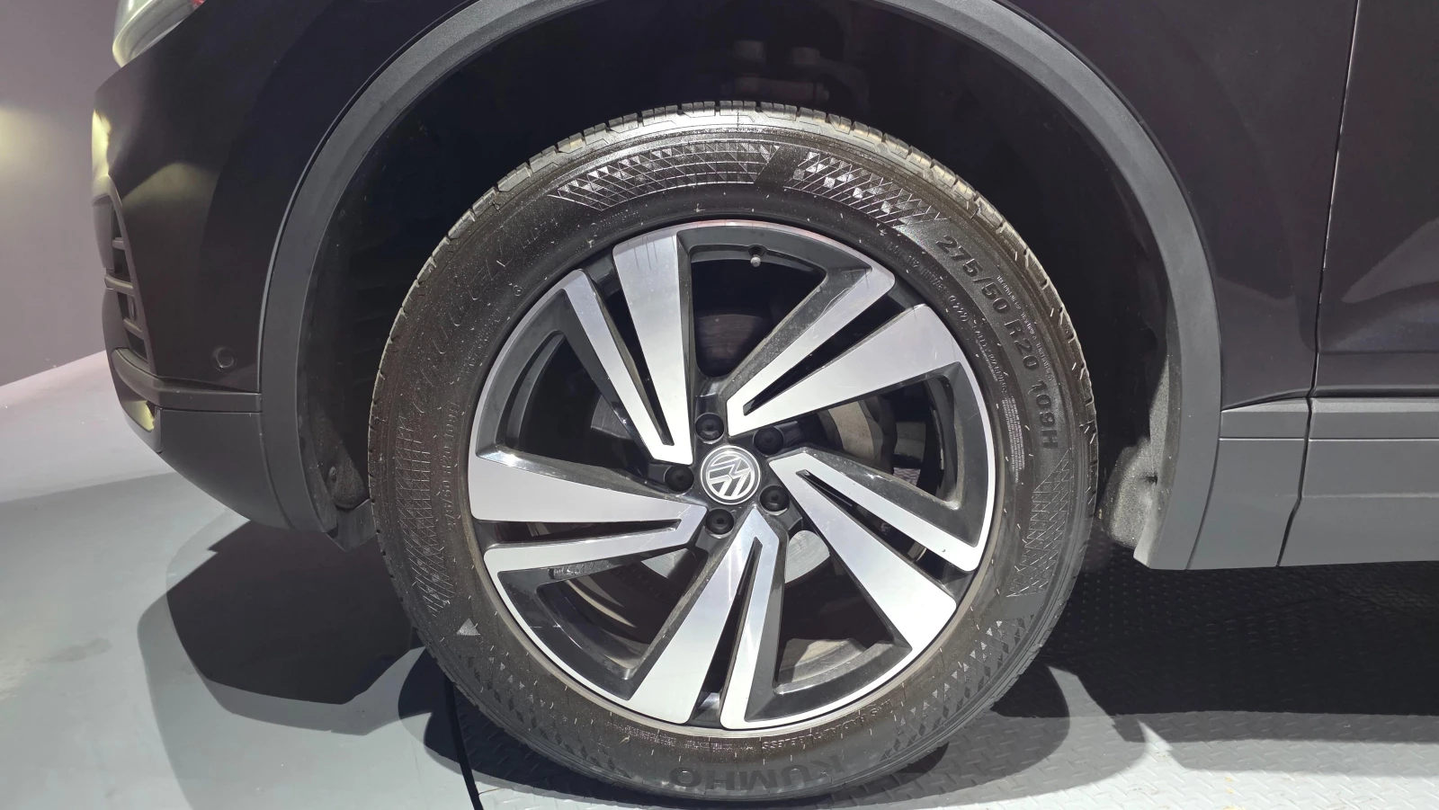 VW Touareg 3.0 TDI PREMIUM, снимка 7 - Автомобили и джипове - 54069687