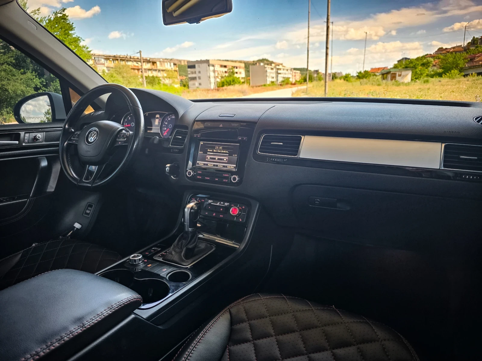 VW Touareg = FACELIFT= R-Line= 3.0tdi= СМЕНЕНИ ВЕРИГИ= , снимка 9 - Автомобили и джипове - 54723167