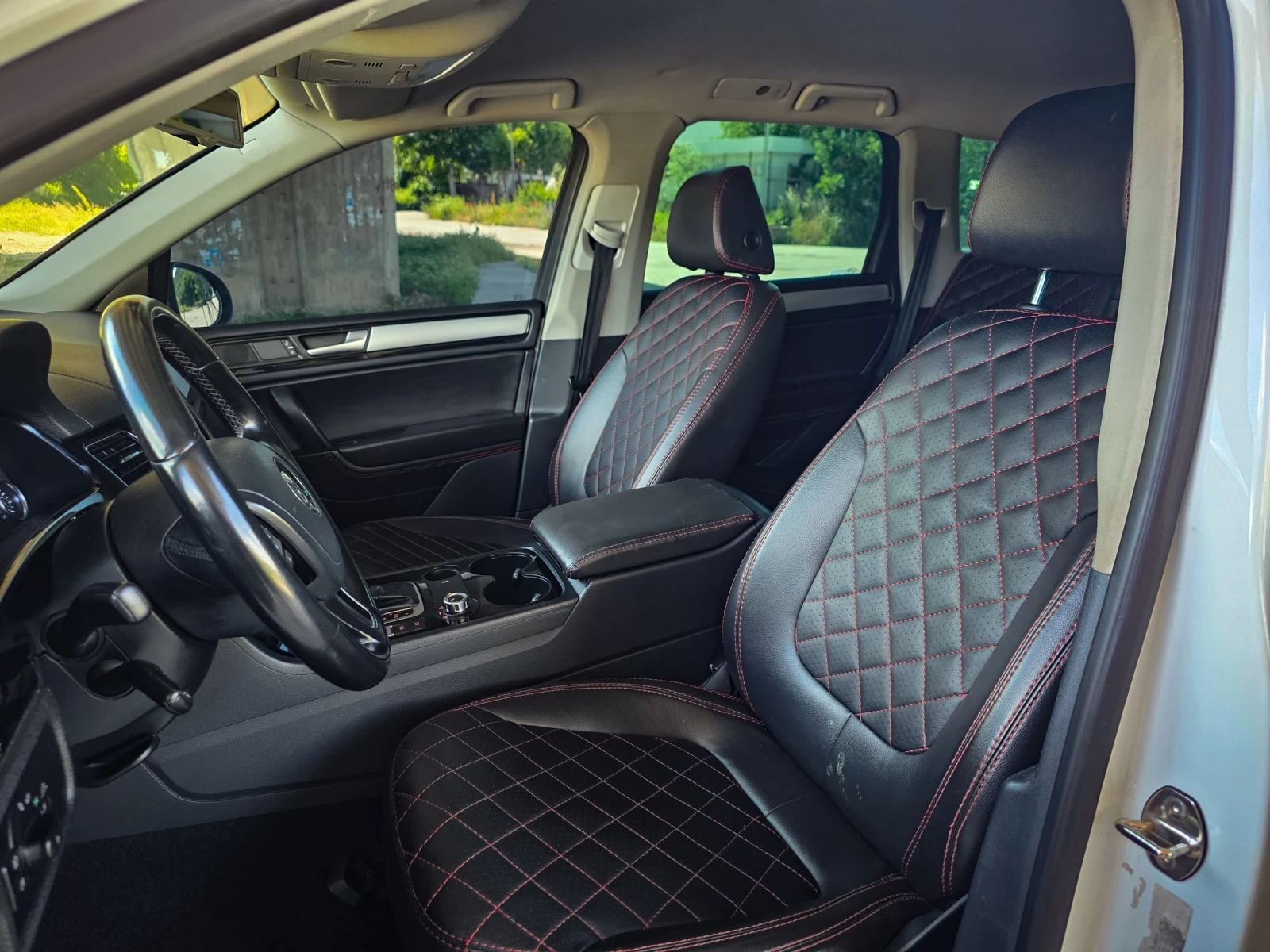 VW Touareg = FACELIFT= R-Line= 3.0tdi= СМЕНЕНИ ВЕРИГИ= , снимка 12 - Автомобили и джипове - 54723167