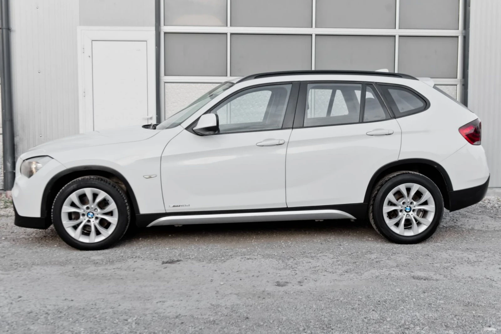 BMW X1 2.0 Diesel Обслужена, снимка 3 - Автомобили и джипове - 54899865