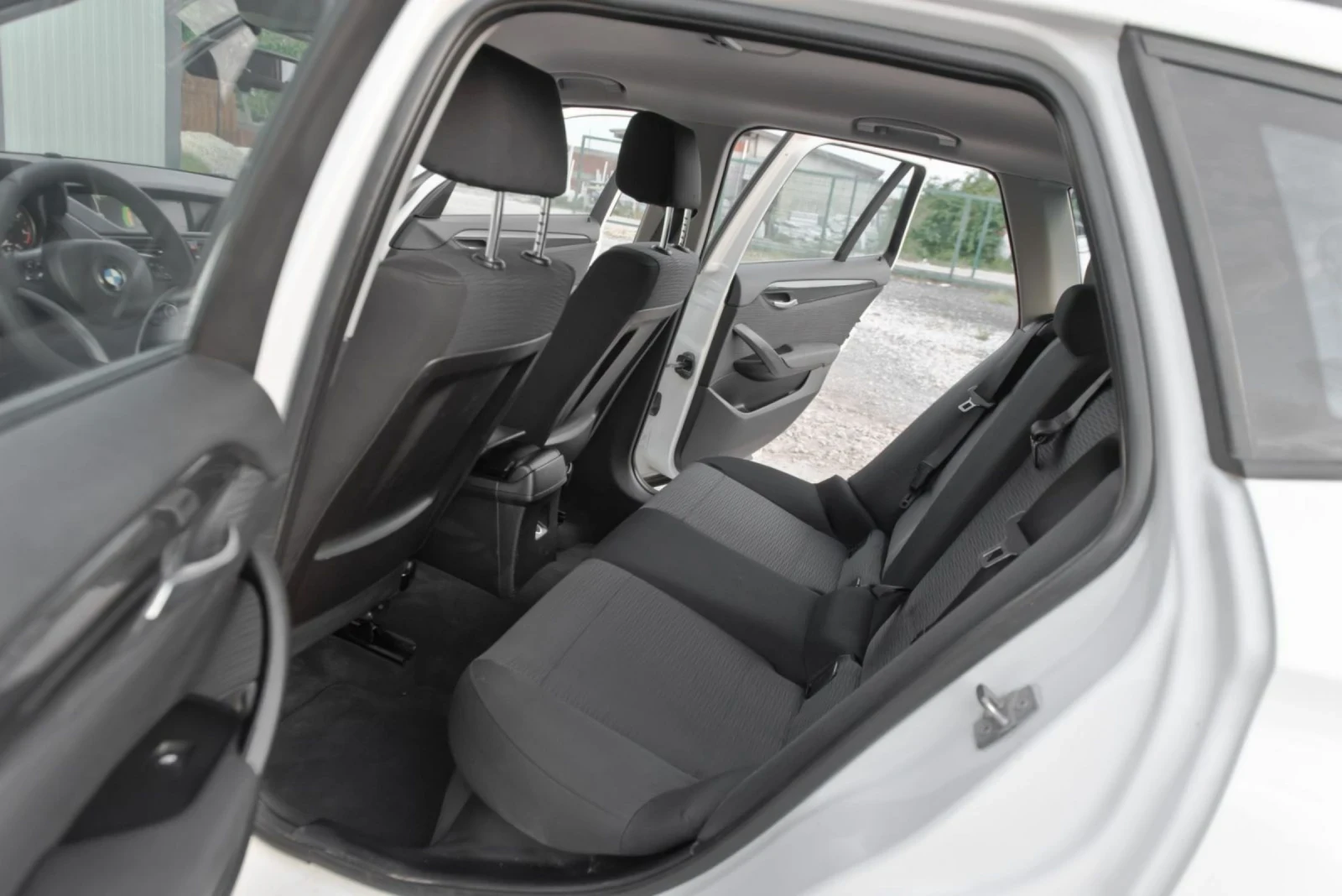 BMW X1 2.0 Diesel Обслужена, снимка 7 - Автомобили и джипове - 54899865