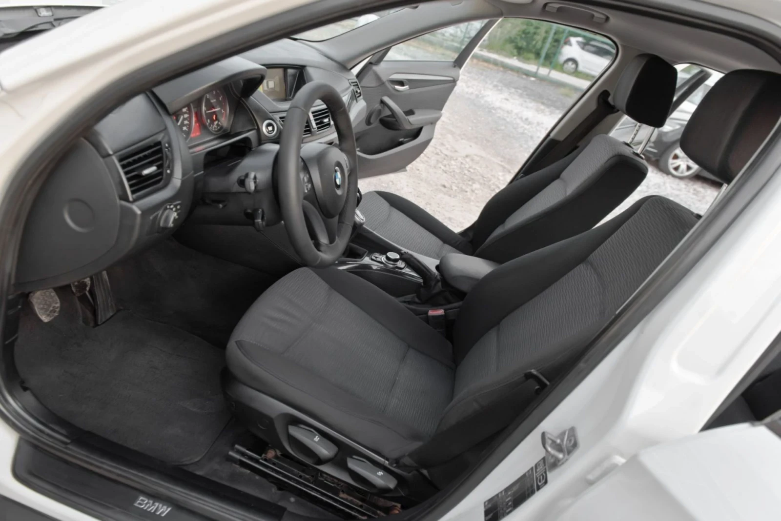 BMW X1 2.0 Diesel Обслужена, снимка 4 - Автомобили и джипове - 54899865