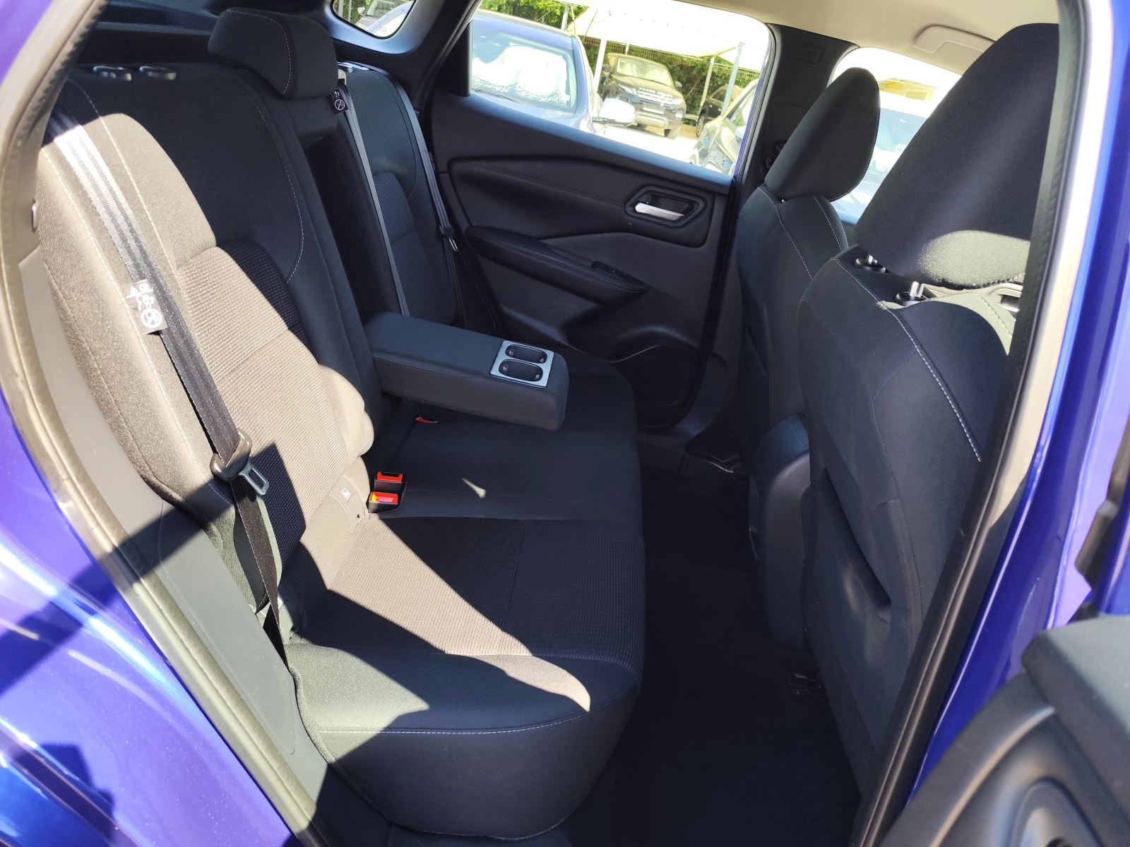 Nissan Qashqai 1.3Мhev* HYBRID* LED* AUTO* CAMERA* , снимка 11 - Автомобили и джипове - 55155382